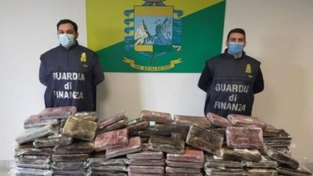 Италианската полиция иззе 1 тон кокаин който е бил скрит