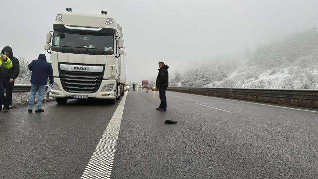 Тежка катастрофа на автомагистрала Тракия предизвика задръстване следобед Шофьор на