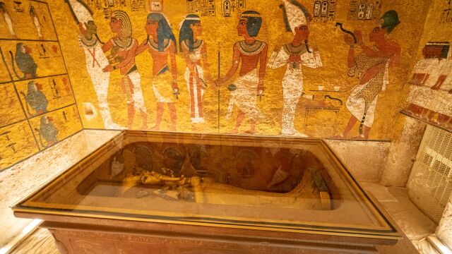 Археолози откриха мумии, , които не са отваряни от 4300
