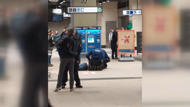 Трима души бяха ранени при атака с нож в Брюксел