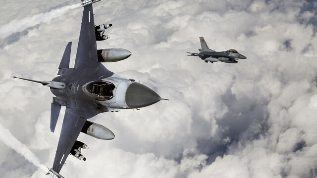 Планираната доставка на западни изтребители F 16 вероятно ще отнеме месеци