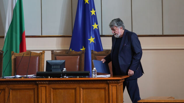 Парламентарната група на ГЕРБ СДС призова Вежди Рашидов да подаде оставката