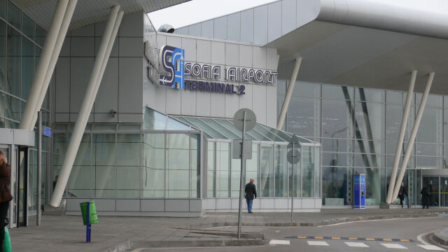 Самолет кацна аварийно на летище София заради починал пътник на борда съобщиха за БТА от