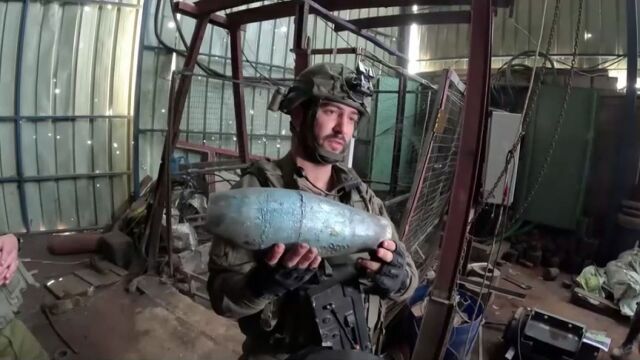 Израел показа на медиите фабрика за оръжия на Хамас която