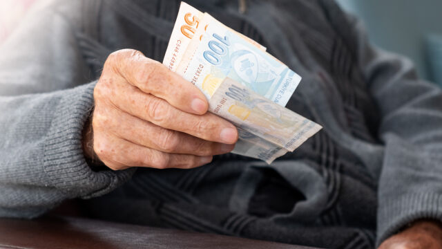  Социалната пенсия за старост ще се увеличи от 1 юли