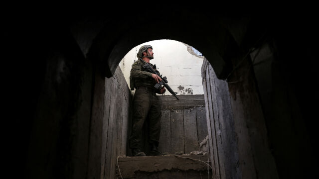 Израелските военни заявиха че са открили и унищожили стратегически тунел
