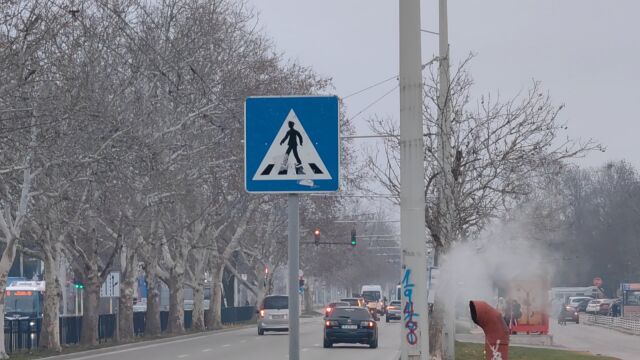 Момче е било блъснато тази сутрин на пешеходна пътека в