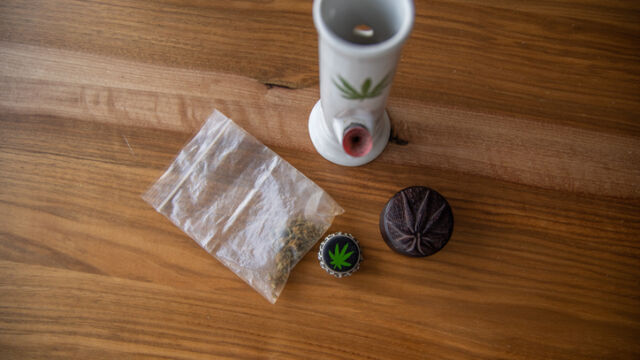 Полицейски служители задържаха 60 годишна жена от град Камено Бургаска област