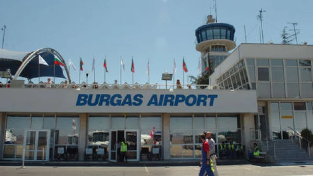 Летището в Бургас ще бъде затворено за полети заради планирани