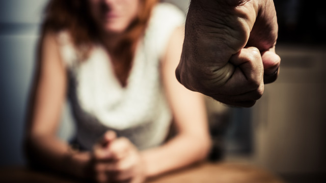 На 67 души са повдигнати обвинения за домашно насилие от