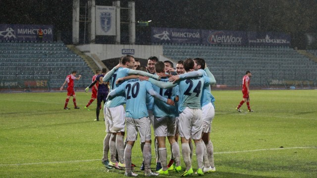 Футболистите на "Дунав" Русе отказаха да играят с "Ботев" Пловдив