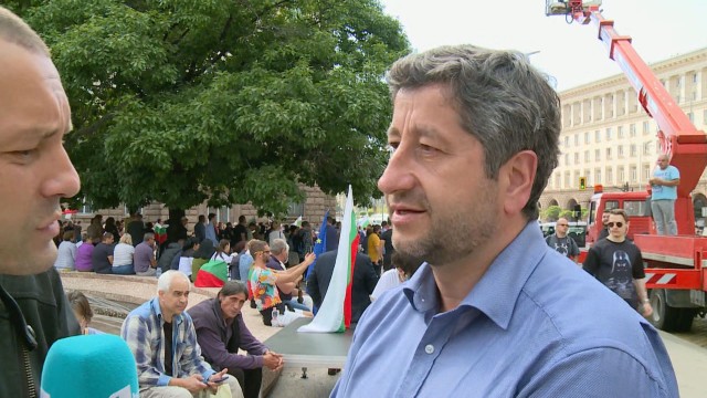 Христо Иванов: Хората са на улицата заради погнусата, че може да има някой над закона