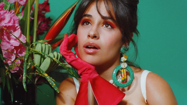 Camila Cabello се завръща към латино корените си с нов сингъл 