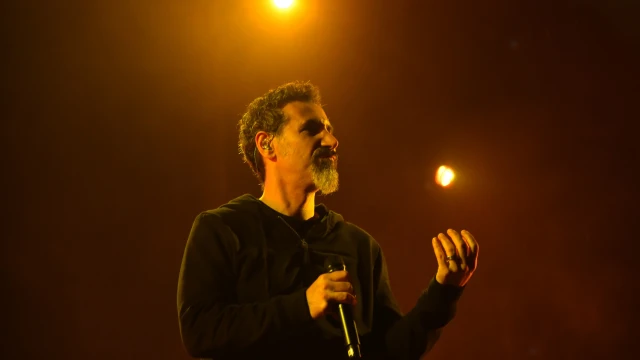 Серж Танкян сподели две нови композиции от предстоящия албум „Cinematique“