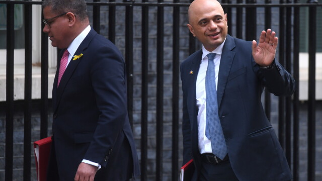 Британските министри на здравеопазването и на финансите подадоха днес оставки