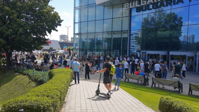 Посетителите на столичния Bulgaria Mall се евакуират научи bTV Включени