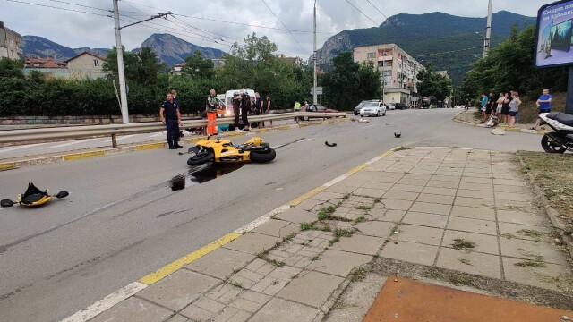 Катастрофа на възлов булевард във Враца Ударили са се лек