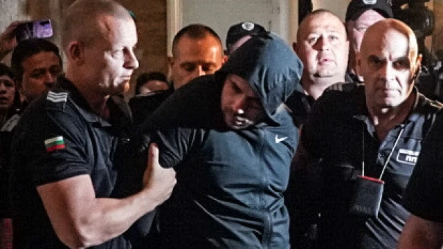 Проверката за полицейски чадър над Георги Семерджиев стига до още