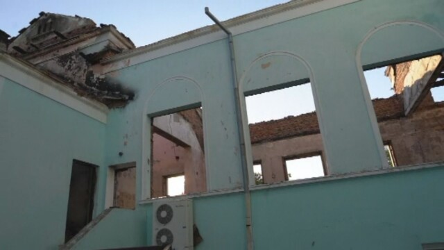 Пожар изпепели покрива на защитеното училище във видинското село Раковица