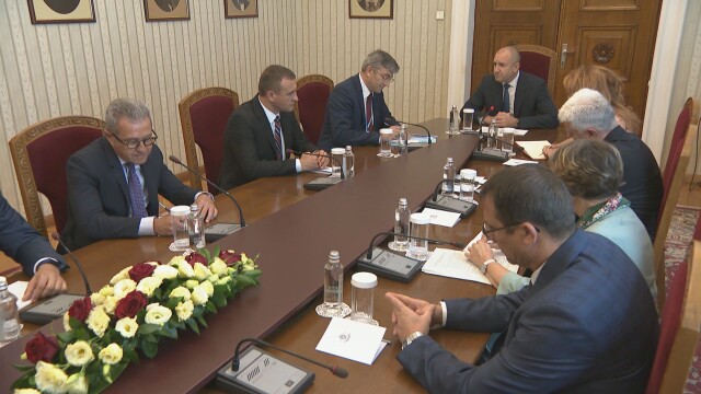 Президентът Румен Радев поиска от ДПС предложение за излизане от