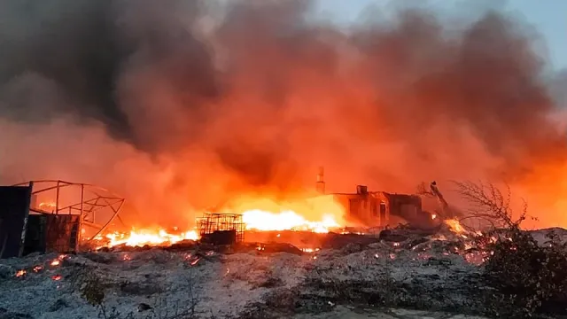 Пожар в склад в Бургас