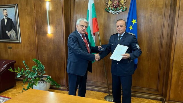 Директорът на Пътна полиция към СДВР Тенчо Тенев беше награден