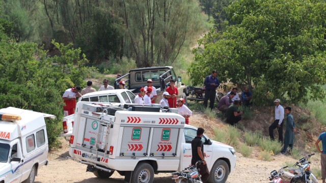 Най малко 17 души загинаха а 6 се издирват в резултат