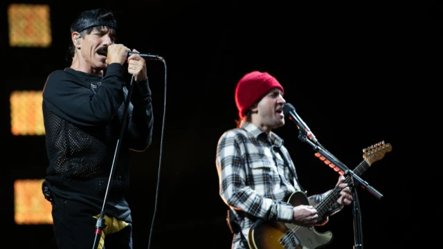 Red Hot Chili Peppers ще издадат нов двоен албум през октомври
