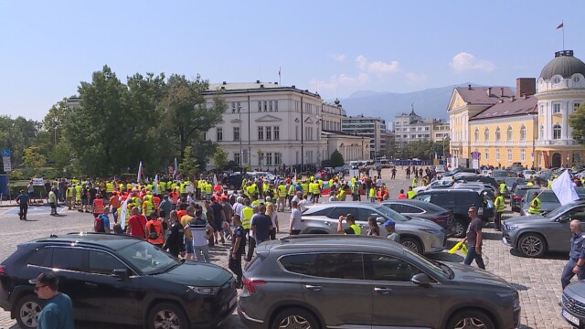 Пътните фирми отново излизат на протест Пред Народното събрание недоволните