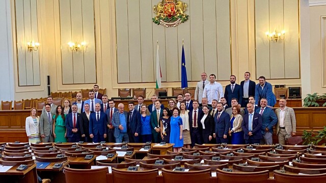 Последен ден в работата на Народното събрание 47 ят парламент проведе
