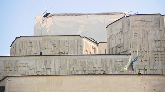 Продължава полемиката между институциите дали ремонтът на театър София в
