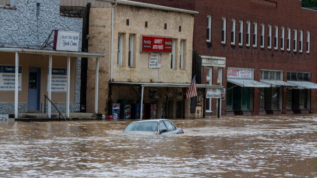 Най малко 15 са жертвите на наводненията в щата Кентъки предадоха