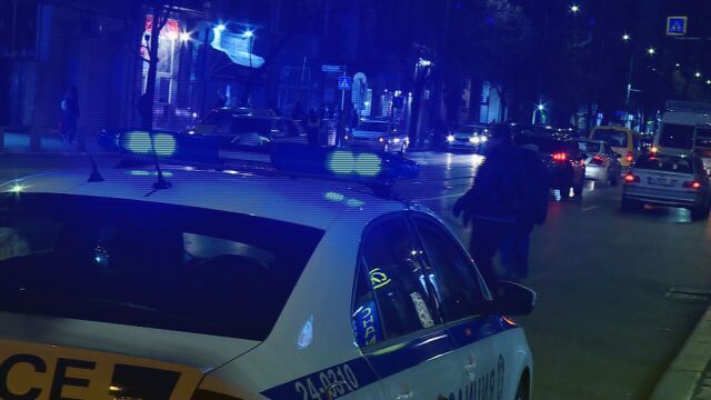 Столичната полиция задържа пиян шофьор с газов пистолет и облечен