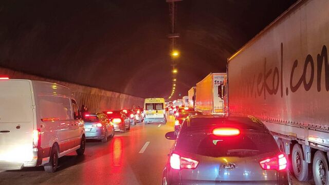 Катастрофа на магистрала Хемус в платното след тунел Топли дол
