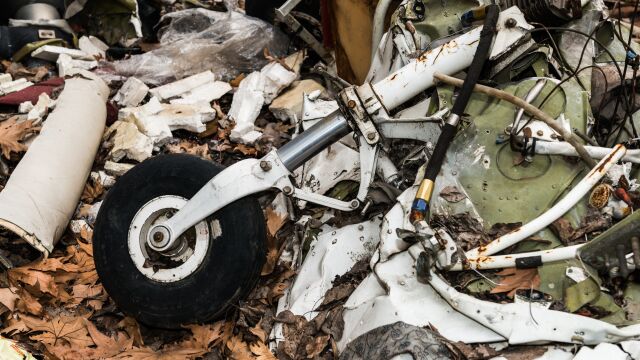 Шестима души загинаха при катастрофа на малък самолет в Калифорния