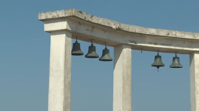Откраднаха 13 бронзови камбани от мемориала на адмирал Ушаков на