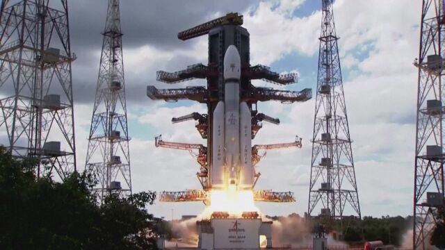 Важно космическо постижение отбеляза Индия Страната изстреля ракета към Луната