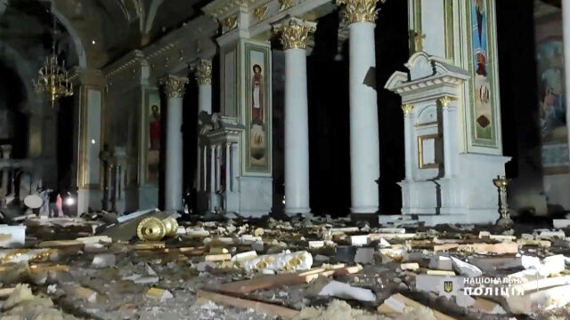 Русия нанесе удар по най-голямата катедрала в Одеса, защитена от ЮНЕСКО (ВИДЕО+СНИМКИ)