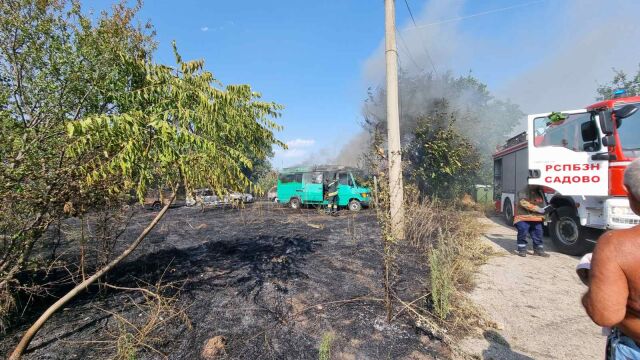 Четири коли са изгорели при пожар в пловдивското село Селци