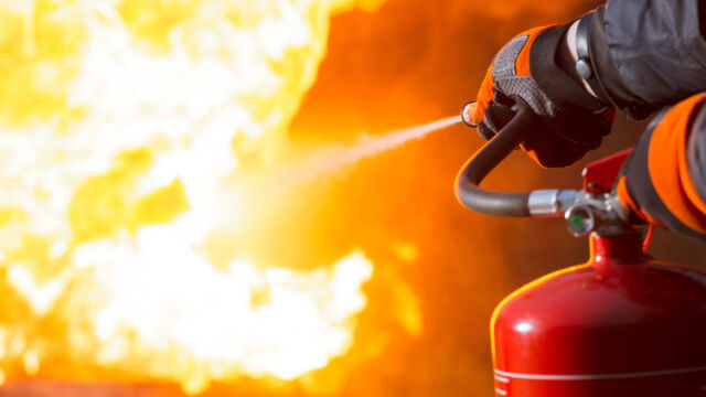 Оранжев и жълт код за опасност от пожари е обявен