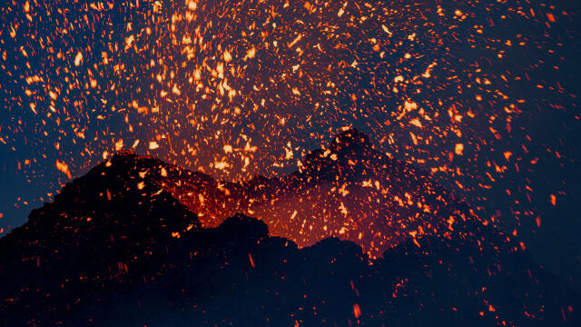  След четири годишна пауза се събуди основният кратер на Вулкана