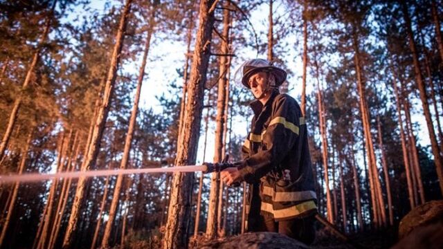 След тежки дни на битка с огъня пожарната обстановка в