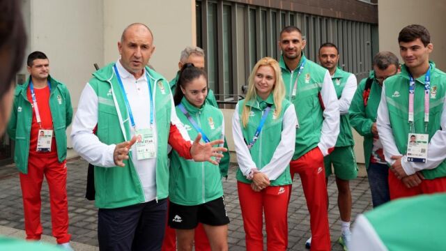 Президентът Румен Радев се срещна с български спортисти които ще