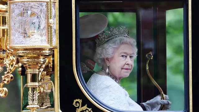 Милиони британци намериха своя начин да отдадат почит на Елизабет