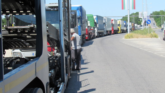 Ускоряване на преминаването между България и Турция договориха министрите на