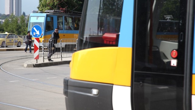 Наземният градски транспорт в София пак върви