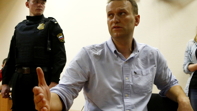 Руският опозиционер Алексей Навални заяви в Инстаграм че е поставен
