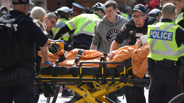 Четирима ранени при стрелба на шампионския парад на "Торонто Раптърс" (ВИДЕО)