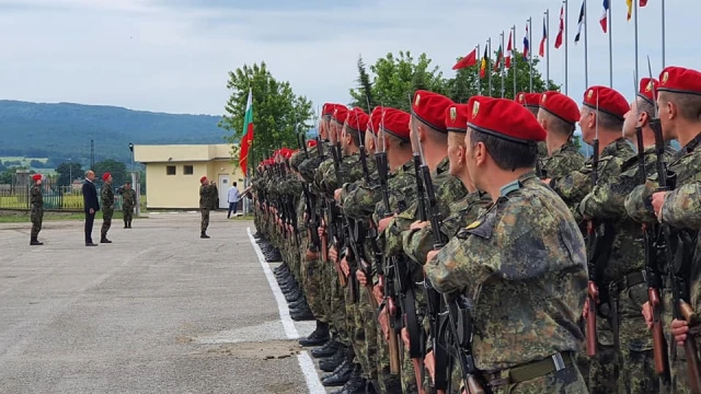 Военни демонстрират способности на учебен полигон „Корен“