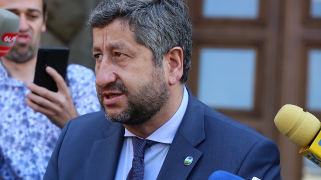 Христо Иванов подаде оставка